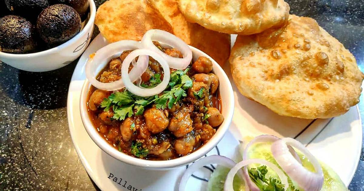 Punjabi Style Chhole Bhature